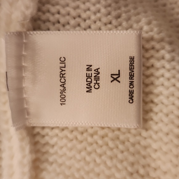 Creamy white sweater with peek-a-boo detail - Picture 5 of 6